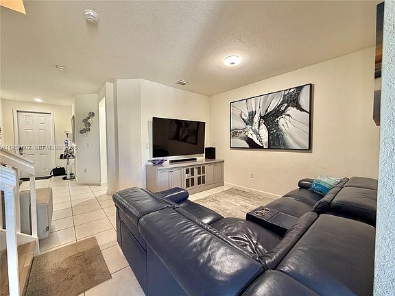 5th image of 11032 W 33rd Way