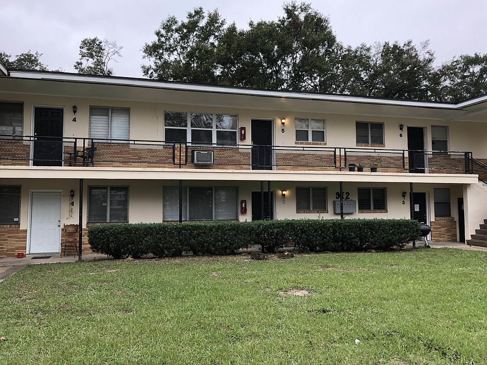 1st image of 912 Arco Dr APT 5