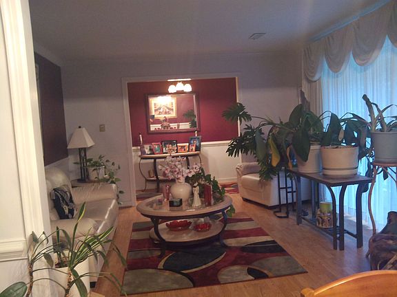 separate living rm and foyer