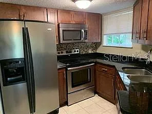 2 bed, 2.0 bath, 864 sqft, $1,600 — Photo 4