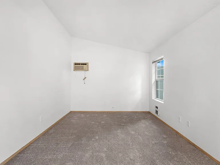 South Valley Four-Plex — Photo 4