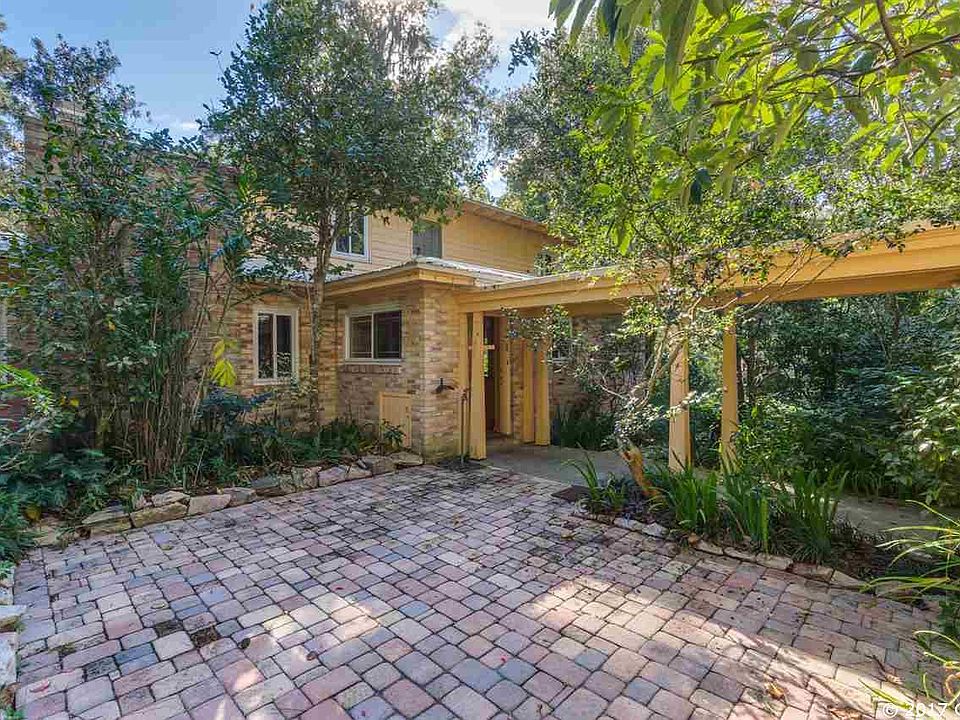 1st image of 3840 NW 15th St