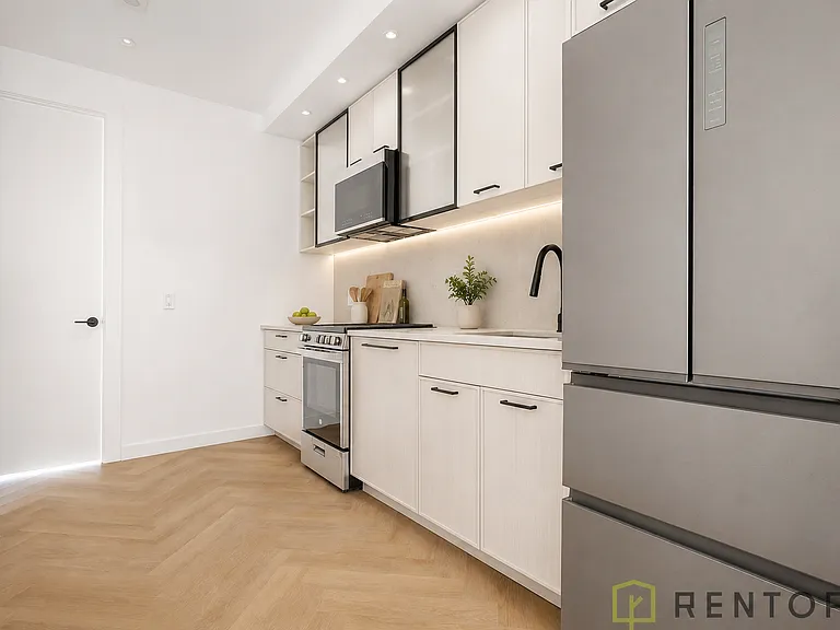 106 Fleet Pl #13C — Photo 3