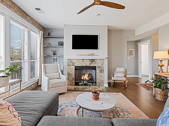 5th image of 4518 N Ashland Ave APT 3E