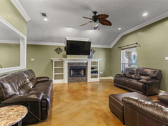 4th image of 2591 Schwegmann Dr