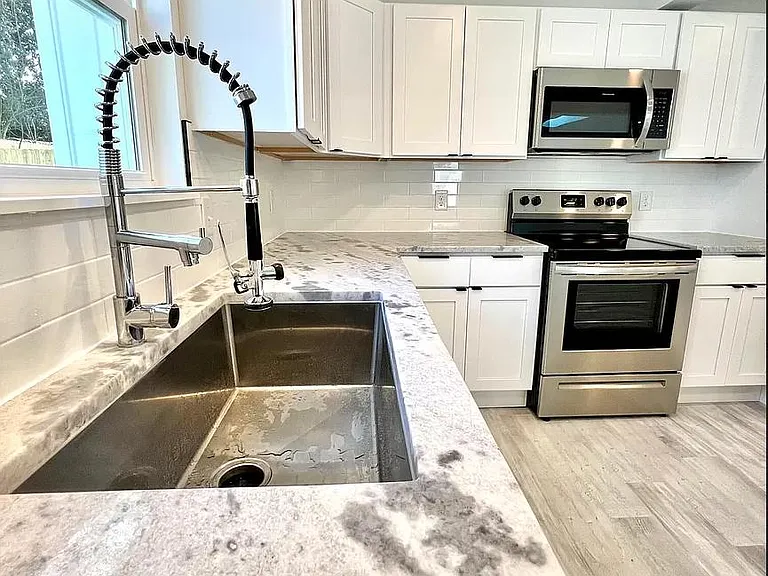 713 Cypress Dr — Photo 16