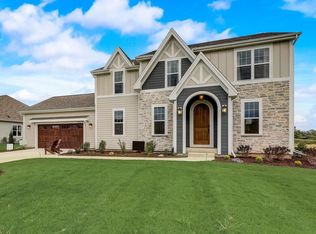 W150N11748 Mistletoe Ct, Germantown, WI 53022