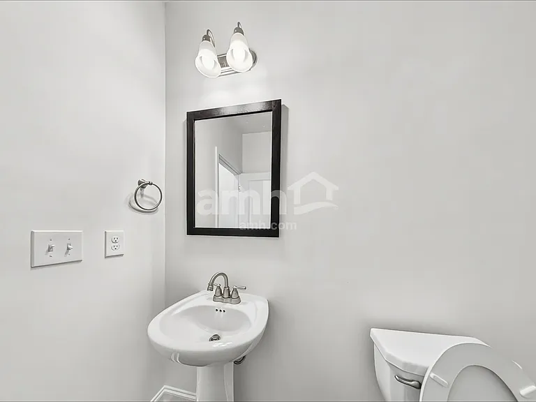 5935 Hart Way — Photo 8