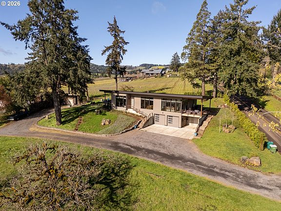 4th image of 8331 NE Worden Hill Rd