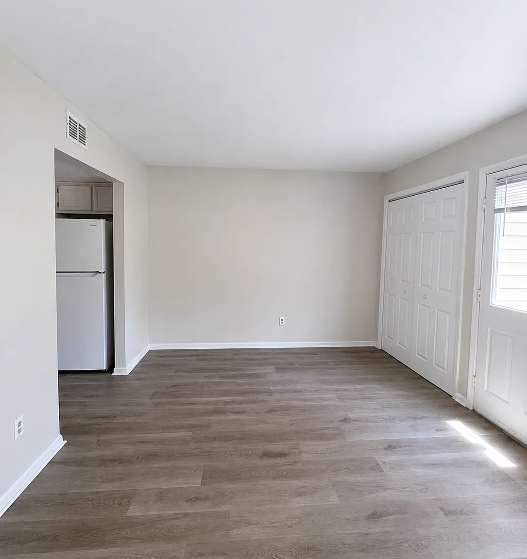 3 bed, 2.5 bath, 1166 sqft, $1,199 — Photo 2