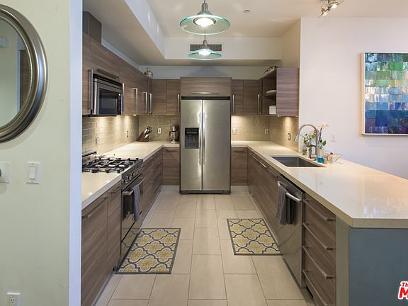 3rd image of 855 N Croft Ave APT 107