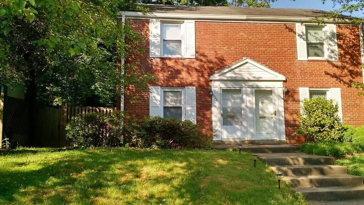 3 bed, 1300 sqft, $3,150 — Photo 3