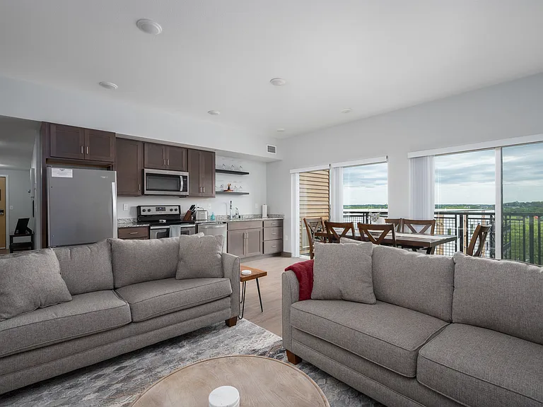 511 3rd Ave SW #427 — Photo 2