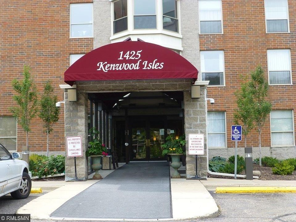 1st image of 1425 W 28th St APT 606