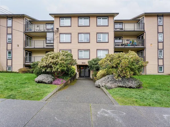 3258 Alder St #406, Saanich, BC V8X 1P2