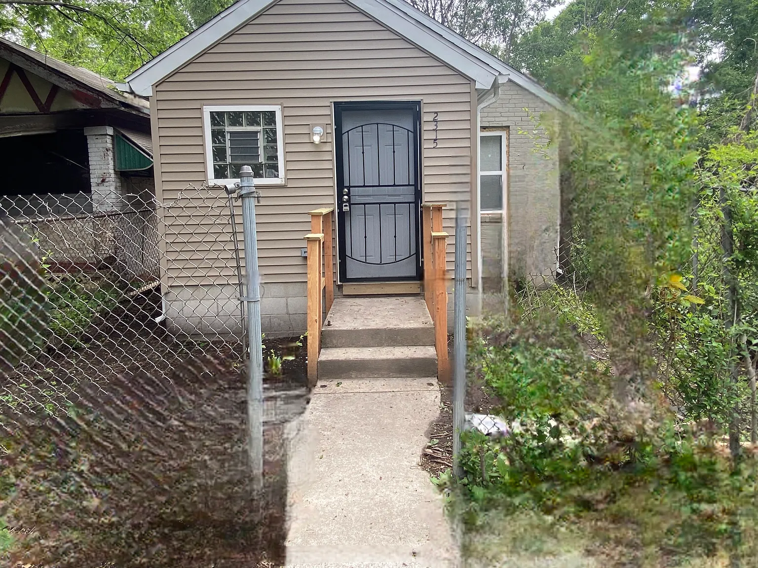 3 bed, 966 sqft, $1,400 — Photo 1