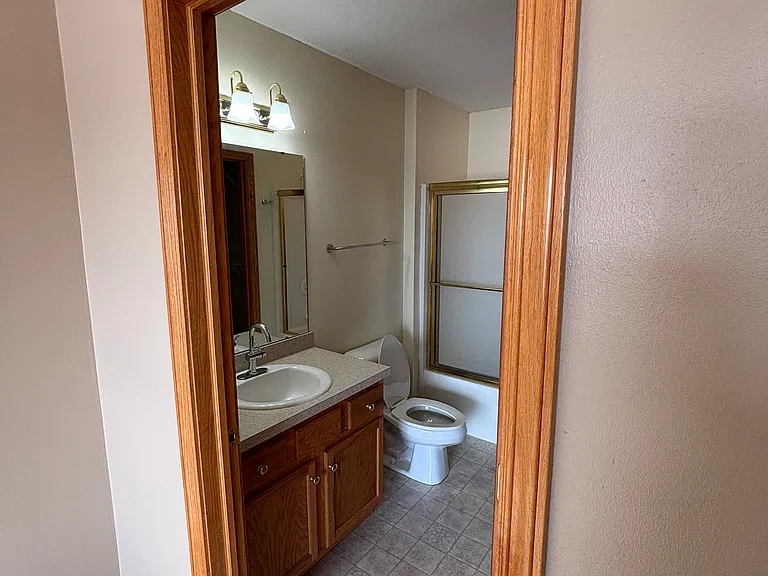 E Greenwood Dr — Photo 18