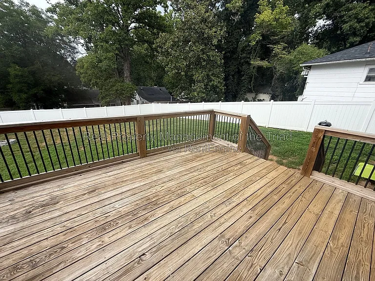 2708 N Patterson Ave — Photo 9