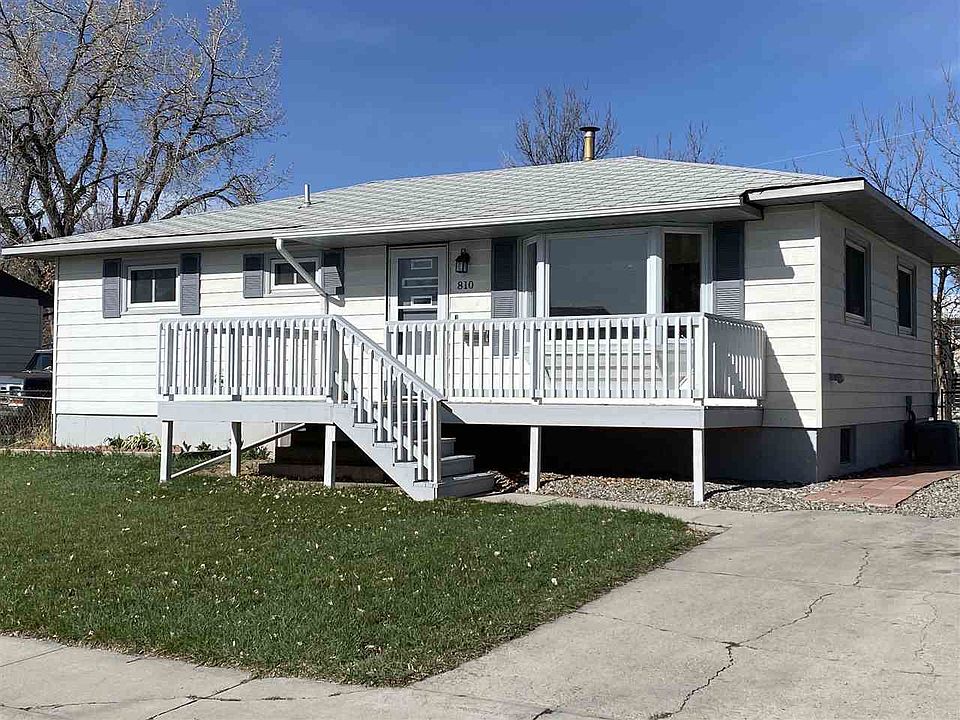 1st image of 810 Yvonne Dr