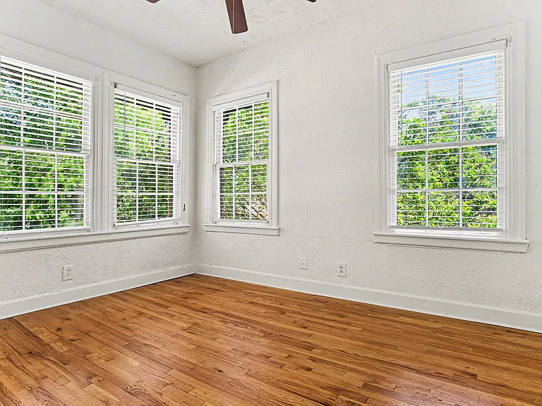 4515 Swiss Ave — Photo 26