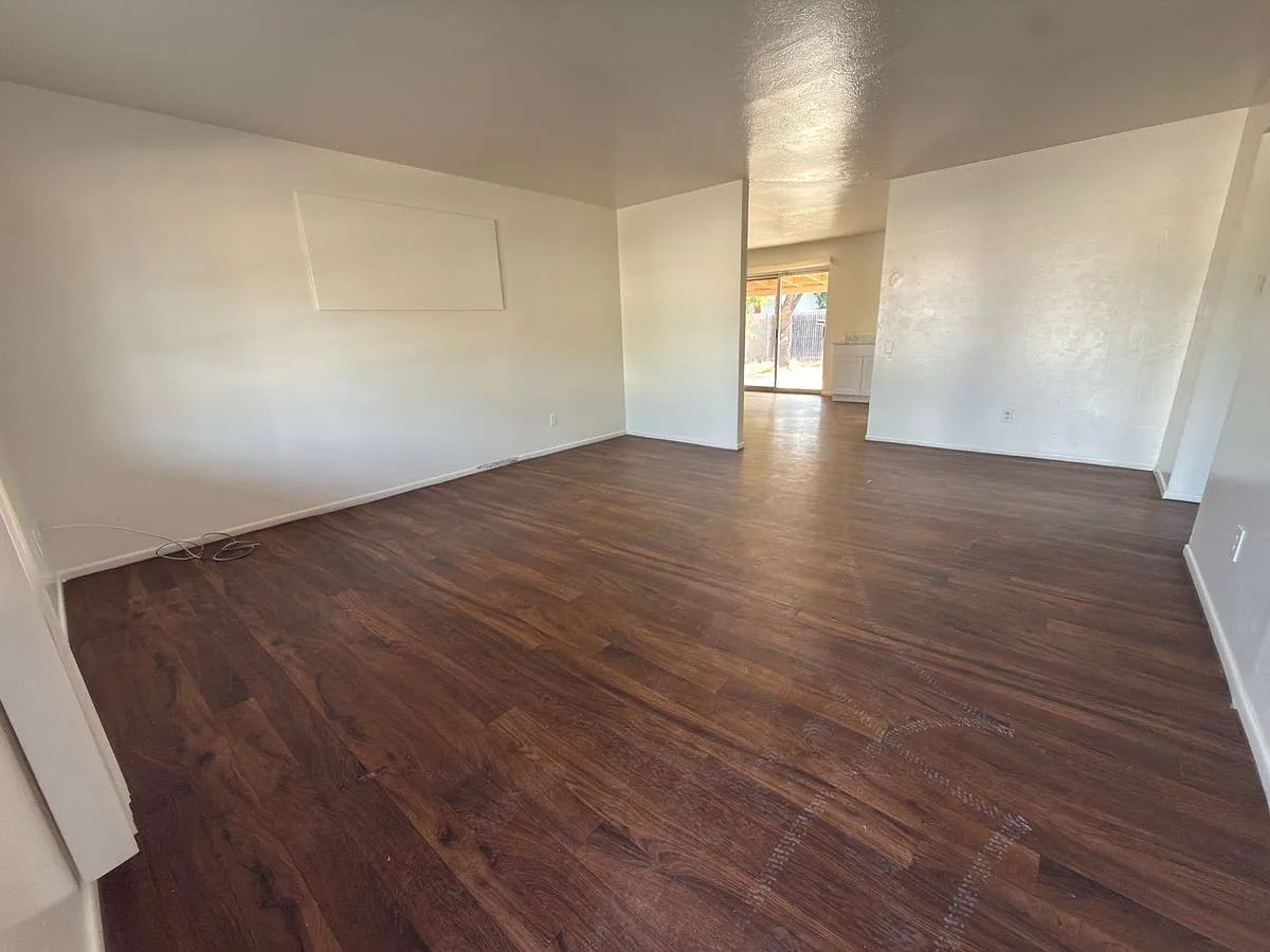 7010 N. 34th Ave. — Photo 2