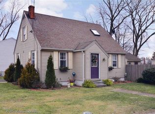 20 Oneida St, Johnston, RI 02919