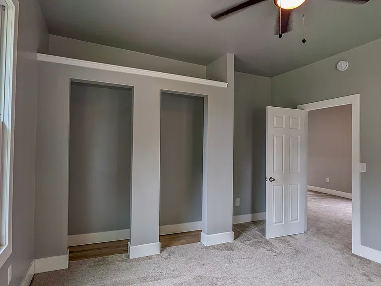 624 E Hawthorne St — Photo 12