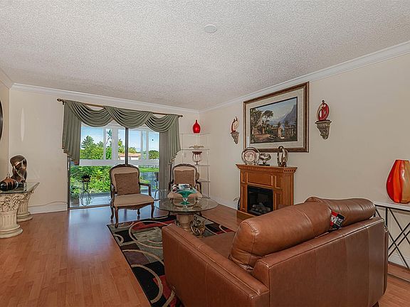 5th image of 2420 SW 81st Avenue #402
