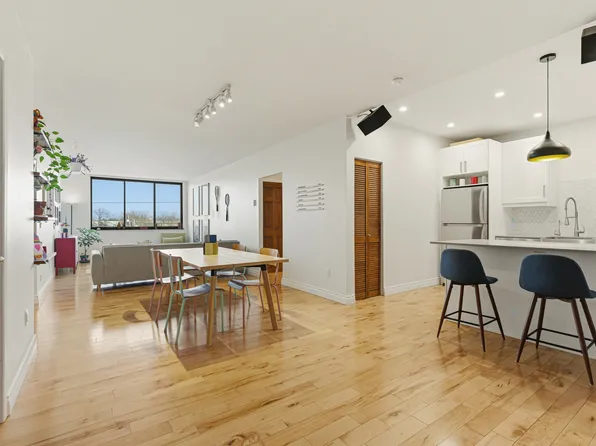 6339 Rue St #305, Montreal, QC H2S 2L9