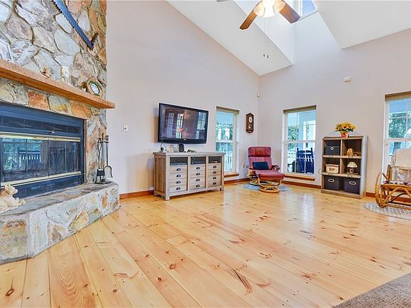 5th image of 1734 County Road 227a