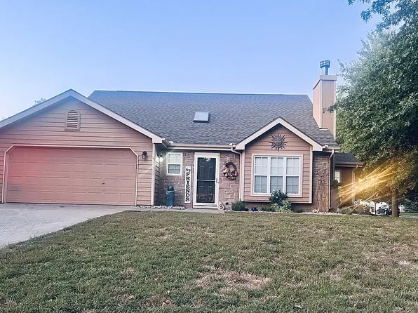 2400 Brett Dr, Lawrence, KS 66049