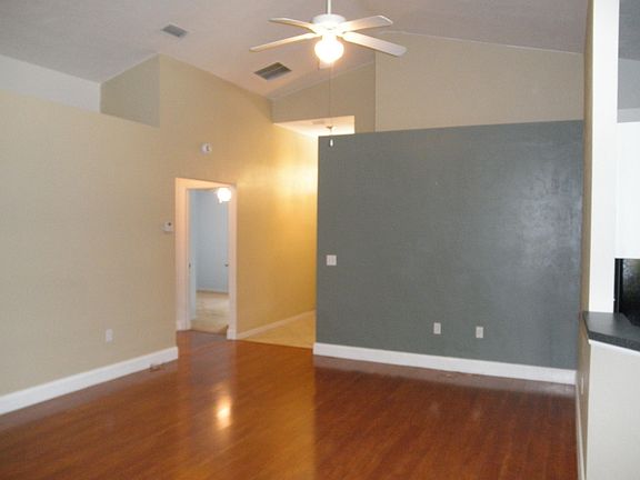 2nd image of 5133 NW 21st Ter