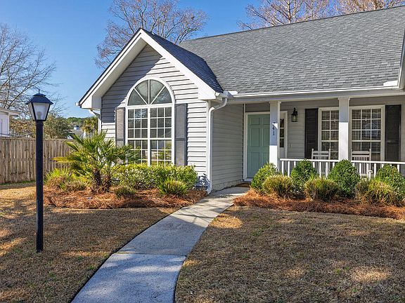 5th image of 741 Veron Pl