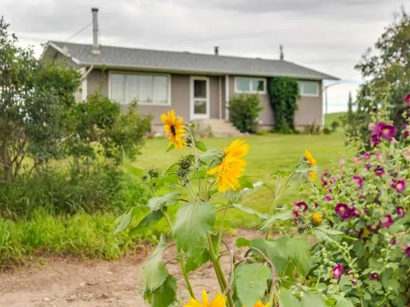 334078 E Range Road 241, Kneehill County, AB T0M 2C0