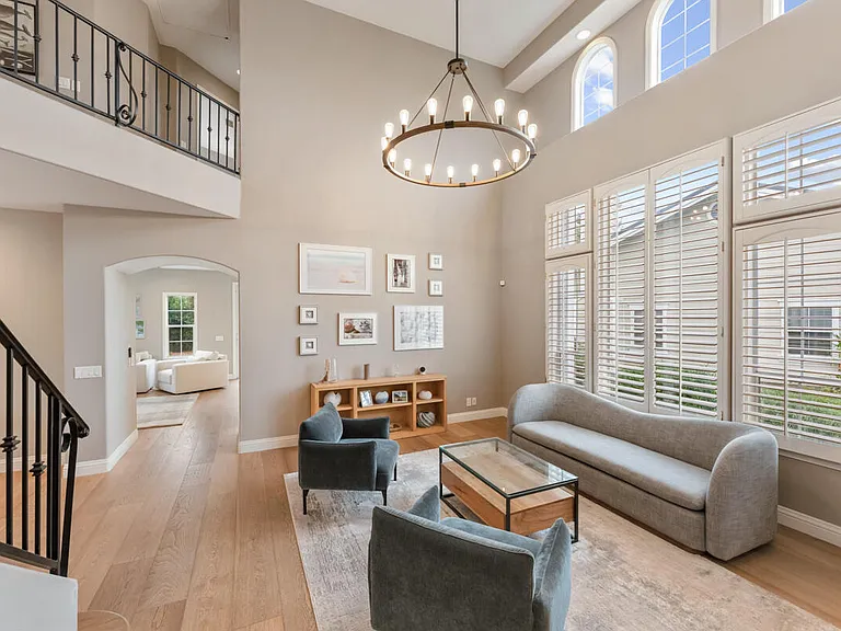 200 Oak View Ln — Photo 3