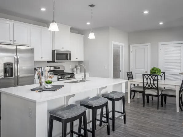 4395 Peach Lily Ln #317, Chantilly, VA 20151