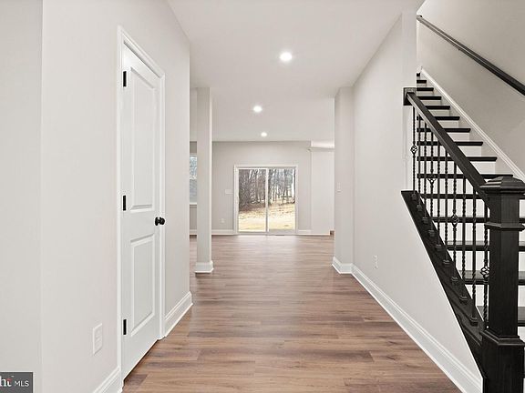 4th image of 4823 Stonefield Ln