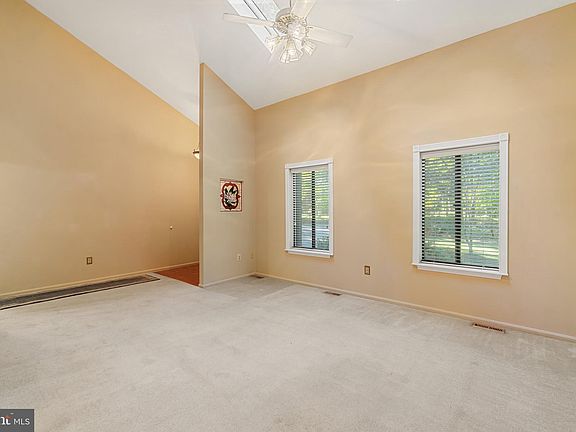 5th image of 1136 Valentine Creek Dr