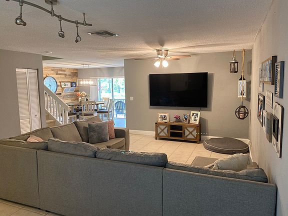 4th image of 9162 Vineyard Lake Dr