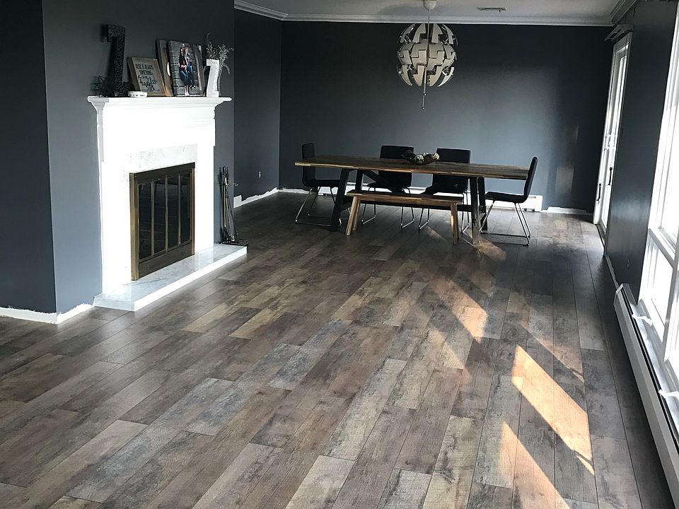 1st image of 450 Finch Dr