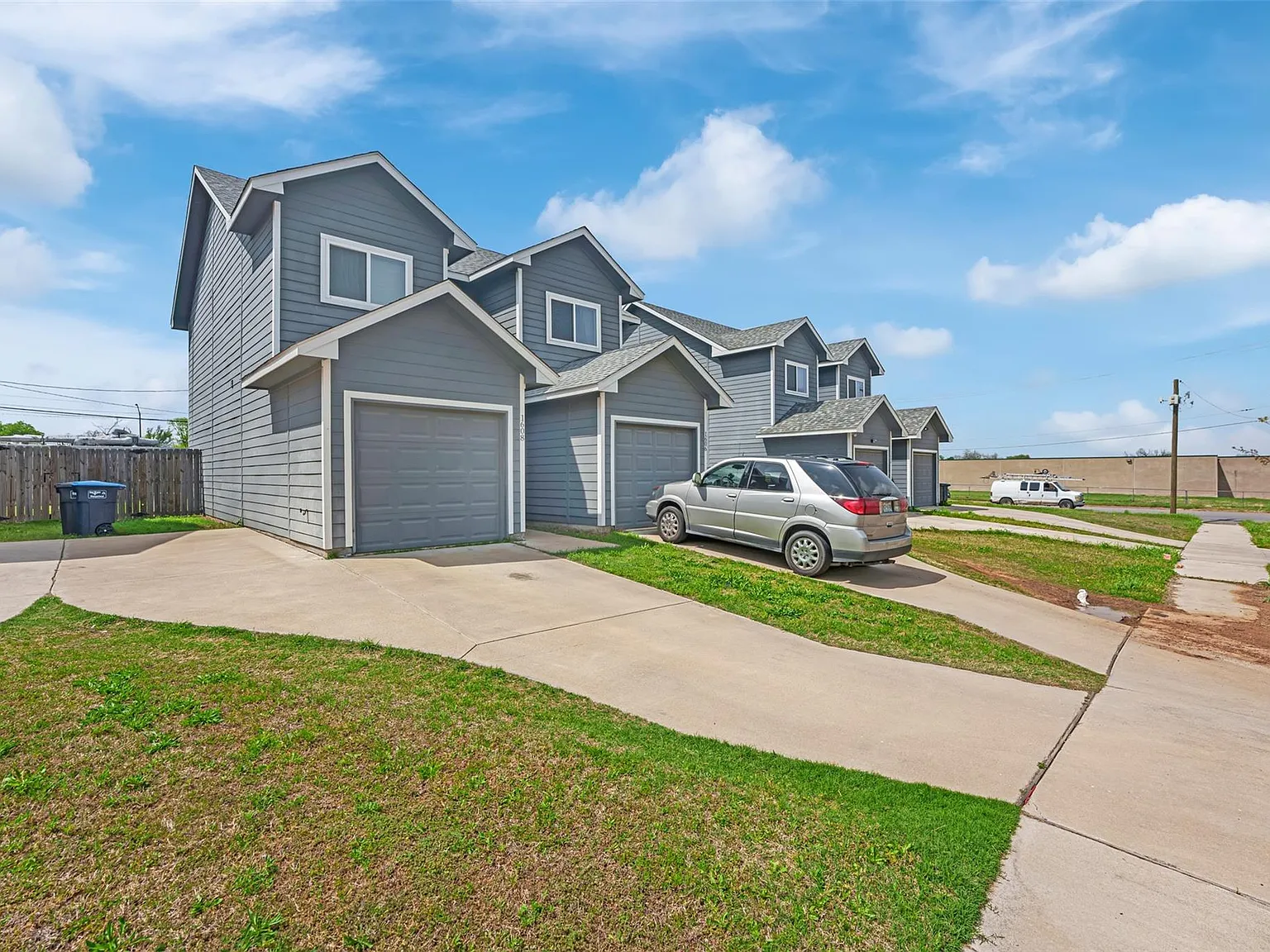 2 bed, 1.5 bath, 1181 sqft, $1,500 — Photo 3