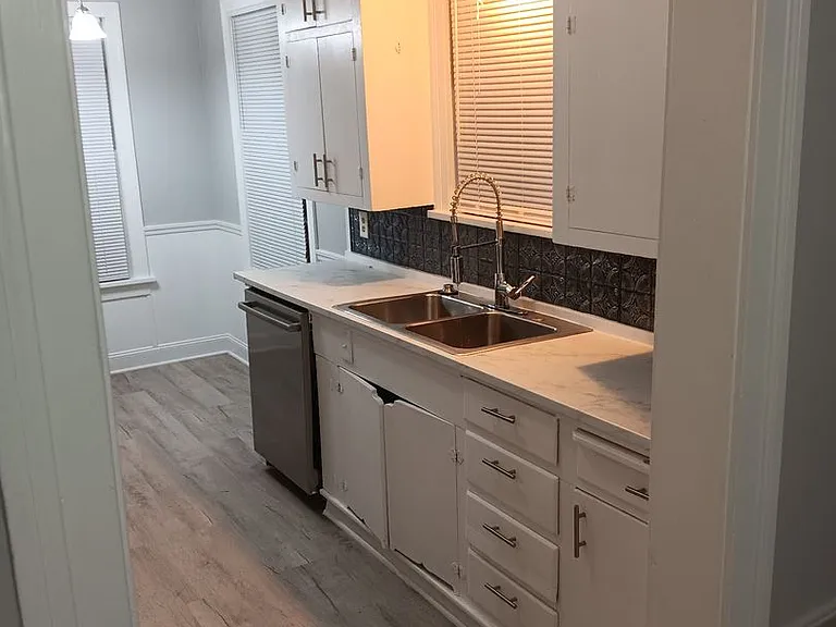103 E Robinson Pl — Photo 7