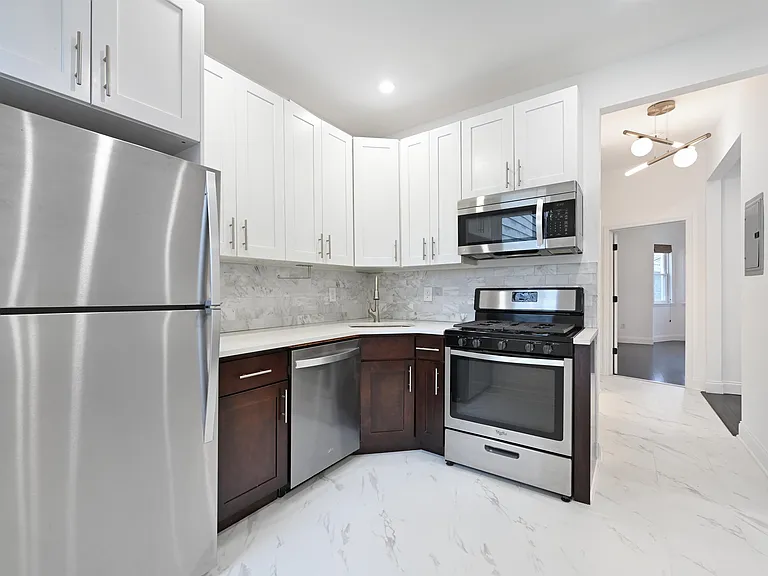 3542 Kennedy Blvd #1 — Photo 2
