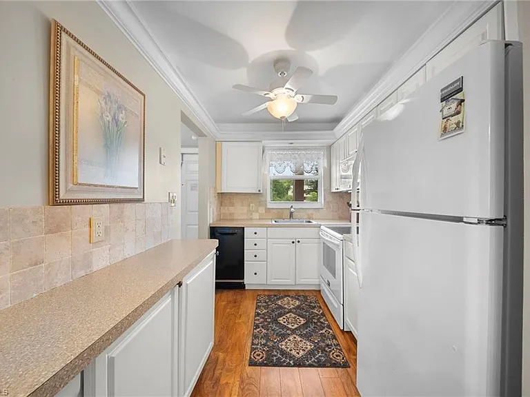 400 Forest Lakes Blvd #204 — Photo 12