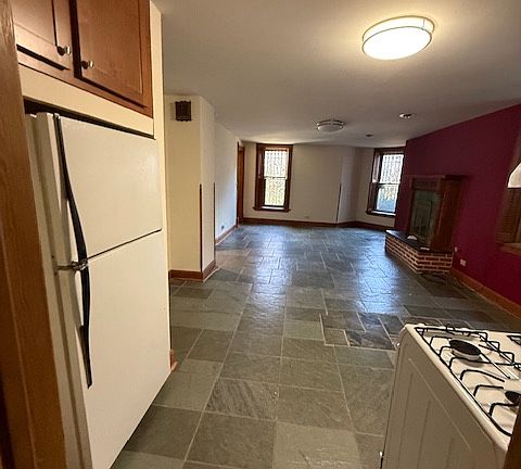 5th image of 1644 N Winchester Ave #1A