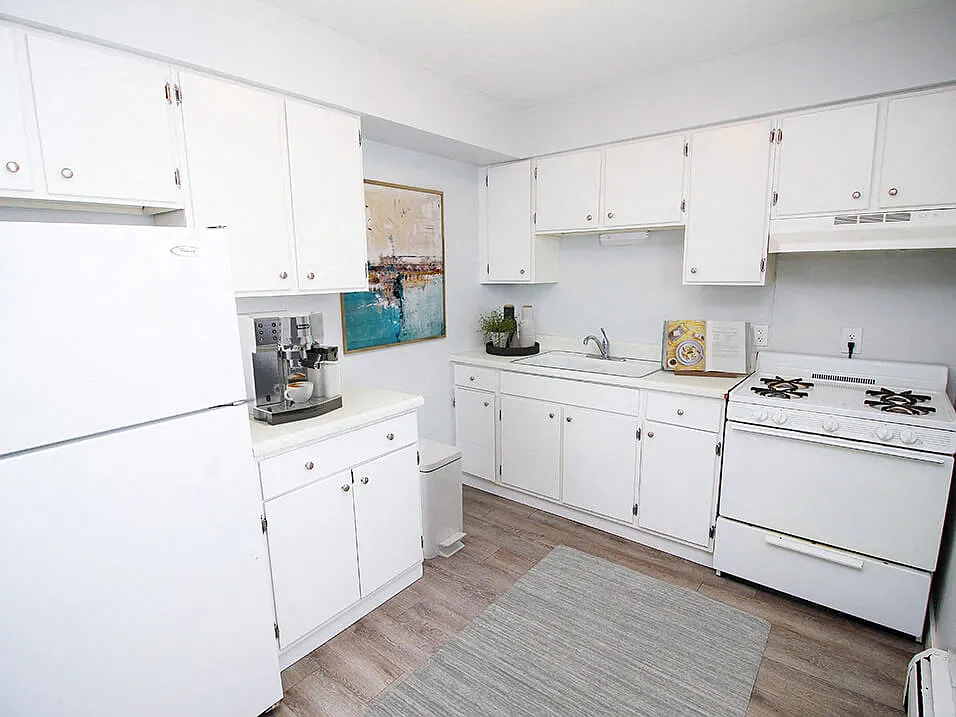 East Edge Apartments — Photo 4