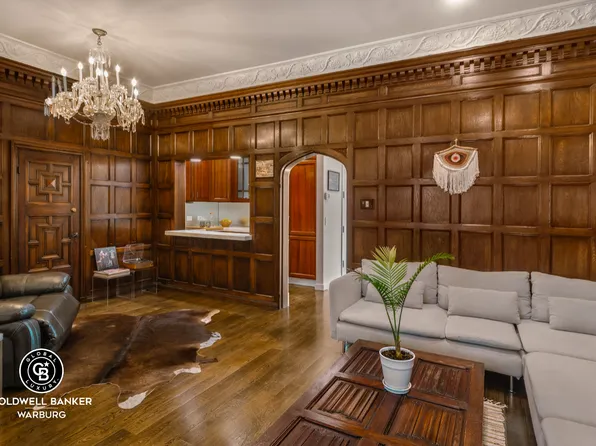 11 East 36th Street image 2 of 7