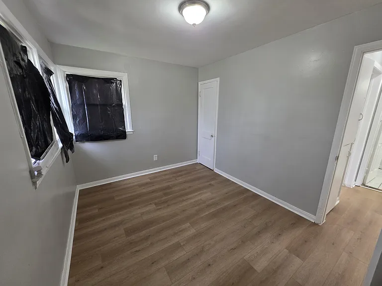 18084 Goddard St — Photo 6