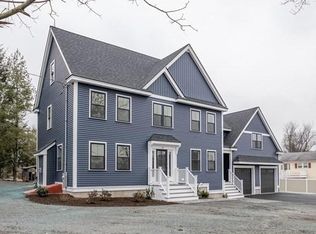 31 Leavitt St, Dracut, MA 01826