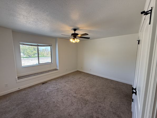 1720 E Main St APT 205